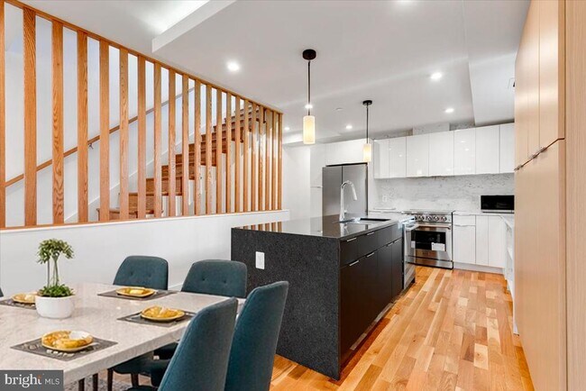 Building Photo - 3169 18th St NW