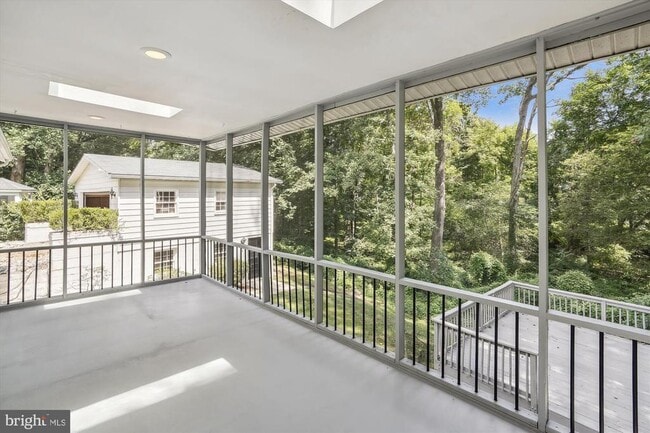 Building Photo - 8501 Canterbury Dr