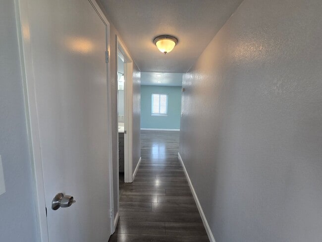 Building Photo - Room for Rent – 1621 W Newgrove St, Lancaster, CA 93534