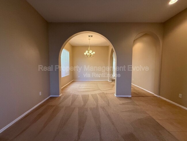 Building Photo - 16825 S 30th Ave