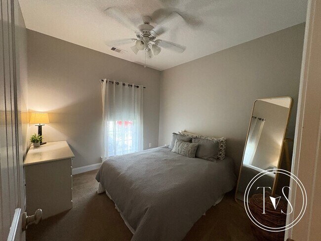 Building Photo - SUMMER MOVE-IN SPECIAL: $350 OFF 1st MONTH...