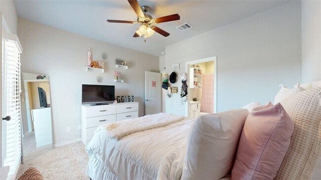 Building Photo - 2907 Papa Bear Dr