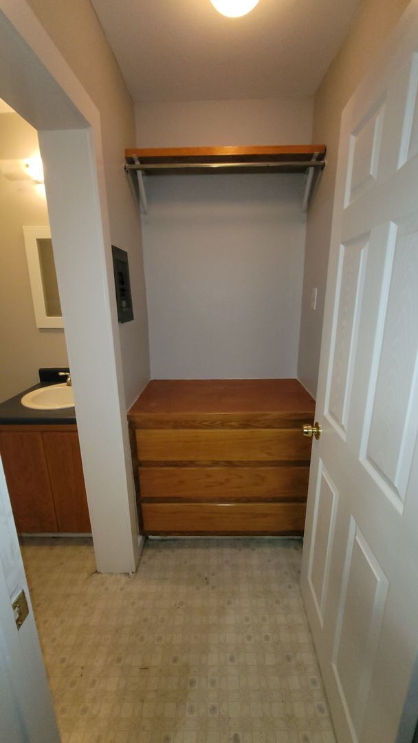 Building Photo - Recently remodeled 2 Bedroom 2 Bathroom