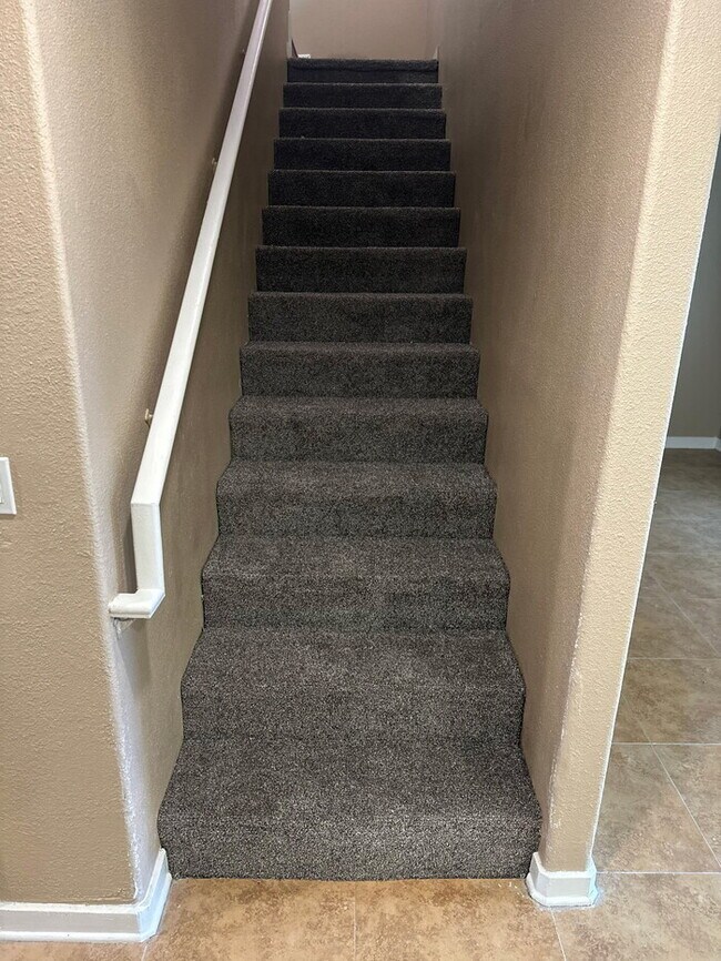 Building Photo - Modesto 3 Bedroom 2 Bathroom Home.