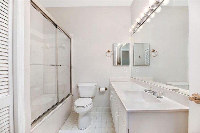 Building Photo - 4106 Carriage Dr