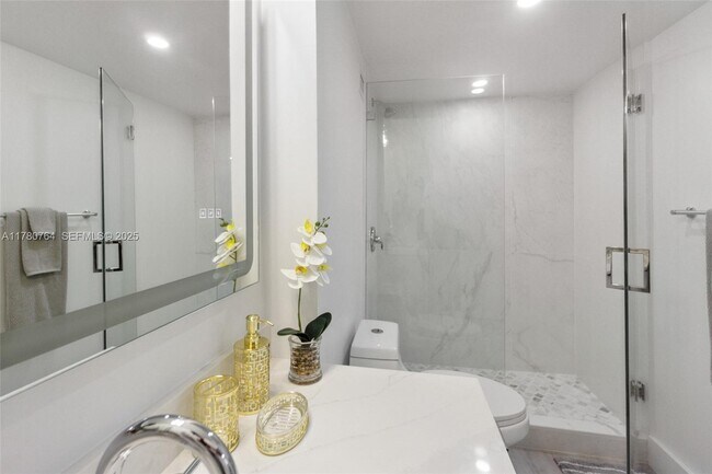 Building Photo - 100 Lincoln Rd