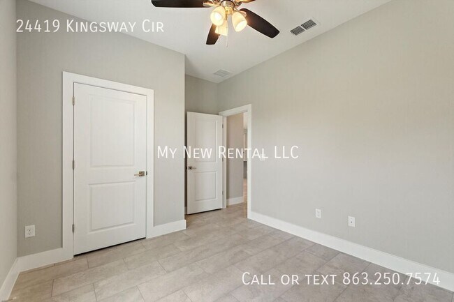 Building Photo - 24419 SW Kingsway Cir