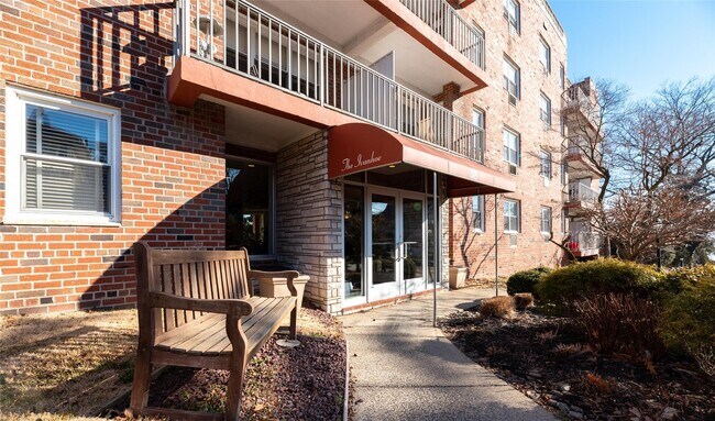 Building Photo - 38 4th Ave