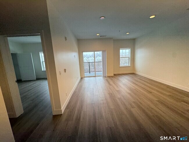 Building Photo - 414 Berlin Tpke