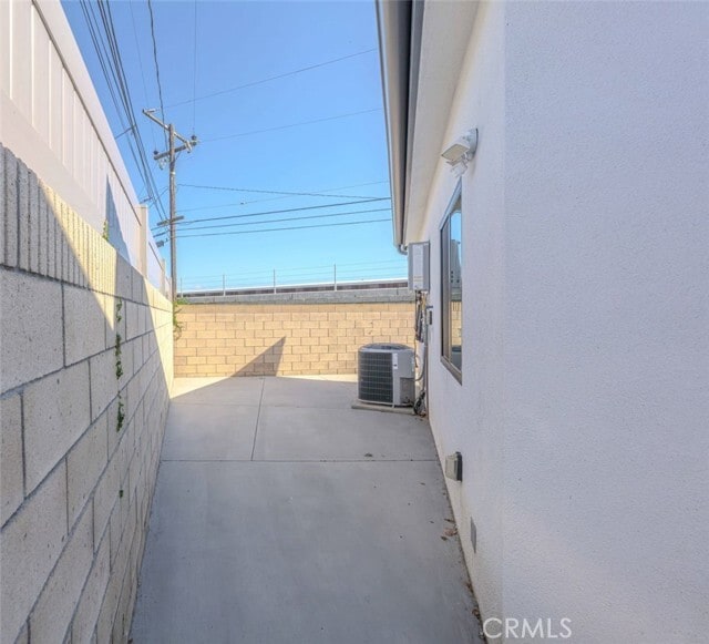 Building Photo - 5825 View Cir