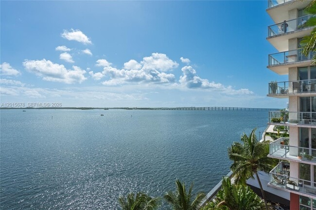 Building Photo - 1155 Brickell Bay Dr