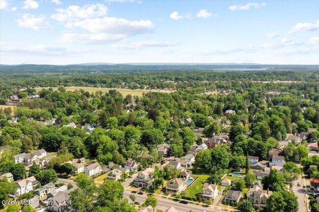 Building Photo - 162 Lake Ave