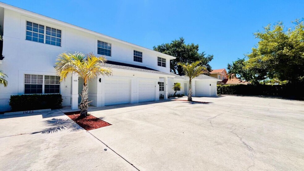 Building Photo - 1436 Hawthorne Pl