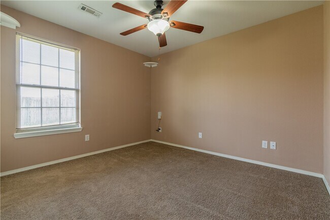 Building Photo - 1230 Bo Ln