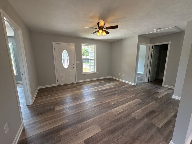 Building Photo - Adorable BRAND NEW Home in Tullahoma!