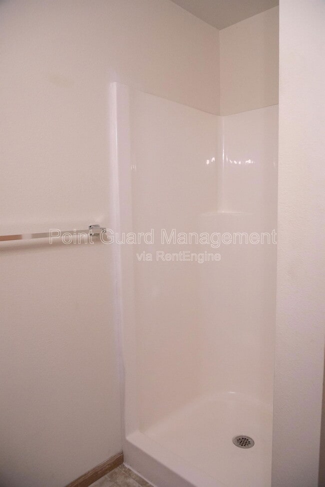 Building Photo - 1005 Ave K Ave