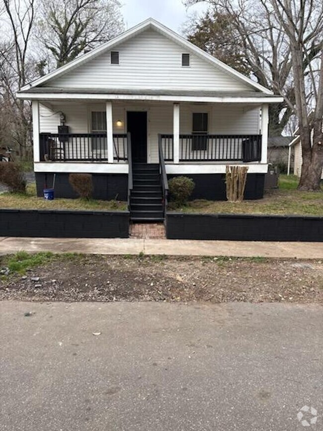 Building Photo - Two Bedroom Home