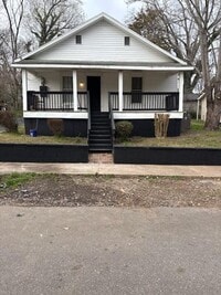 Building Photo - Two Bedroom Home