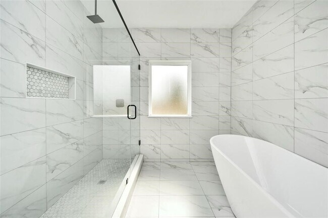Building Photo - 600 Rd 5105