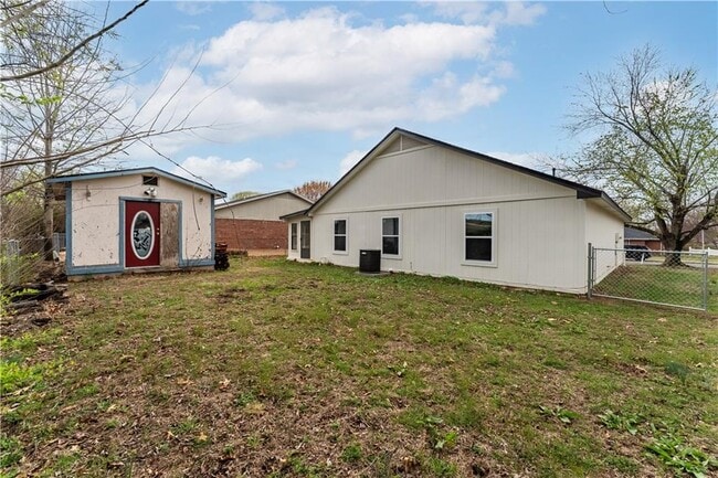Building Photo - 1319 W Lela St