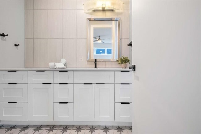 Building Photo - 4513 S 3rd St