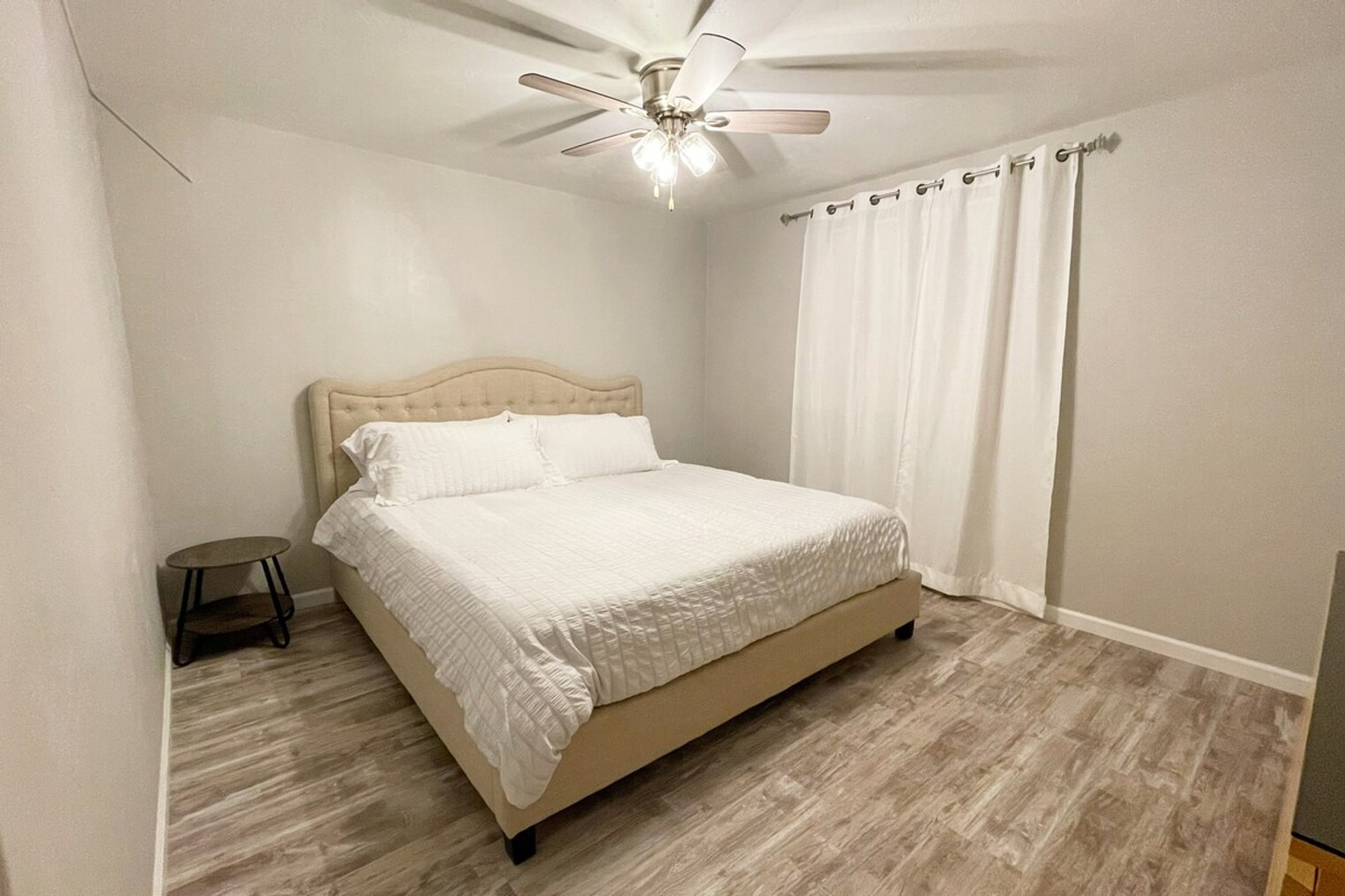 Building Photo - 915 W Whittier Dr