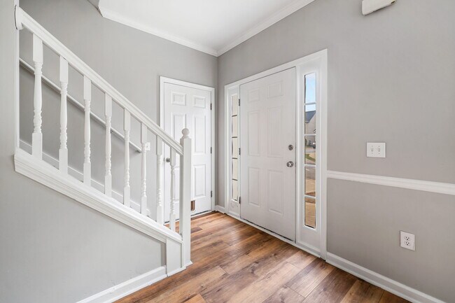 Building Photo - 82 Brookvalley Ct W