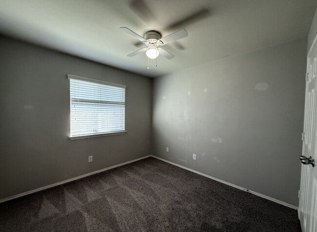 Building Photo - Comfort, Style & Privacy in the Heart of S...