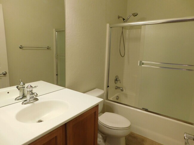 Building Photo - GORGEOUS HOME IN SUN CITY ALIANTE*AGE RESTRICTED COMMUNITY*3 LARGE BEDROOMS*OPEN FLOORPLAN*