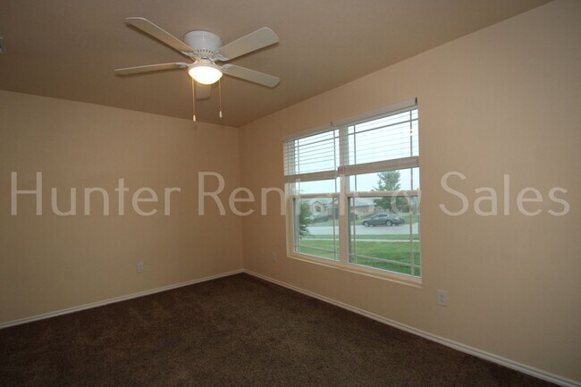 Building Photo - Beautiful 4-Bedroom, 2-Bath Home for Rent ...