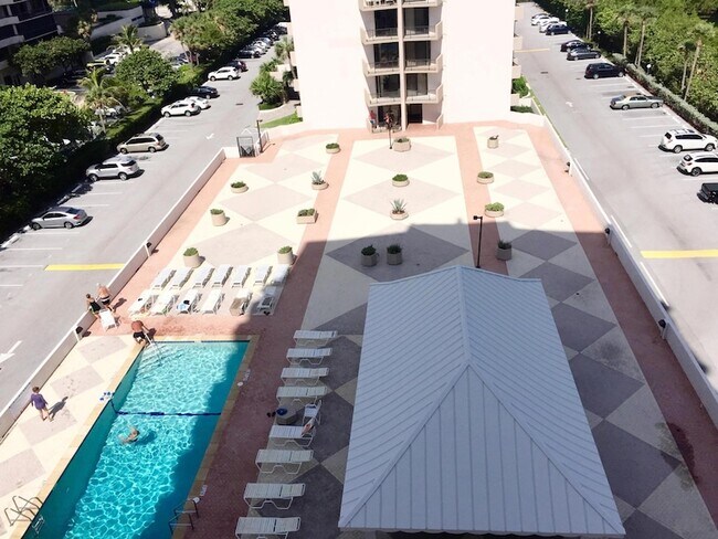 Building Photo - 4200 N Ocean Dr