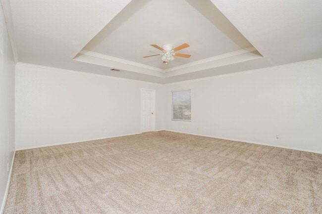 Building Photo - Large 5 Bedroom! $250 off the first full m...