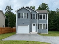 Building Photo - 494 Youville St