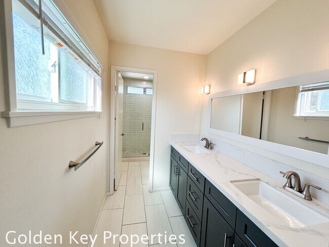 Building Photo - Welcome to this stunning 4-bedroom, 2.5-ba...