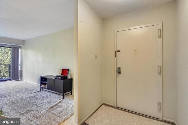 Building Photo - 2044 Royal Fern Ct