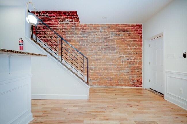Building Photo - ? Spacious Living in the Heart of Philadelphia