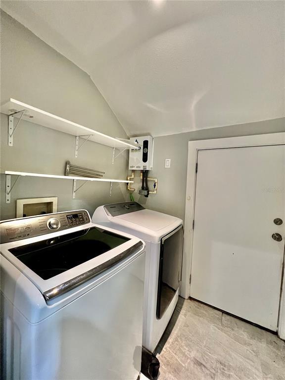 Building Photo - 111 W Amelia Ave