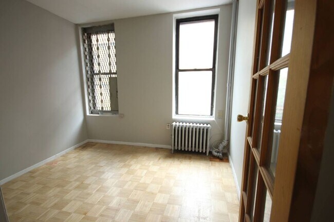 Building Photo - 102 St Marks Pl