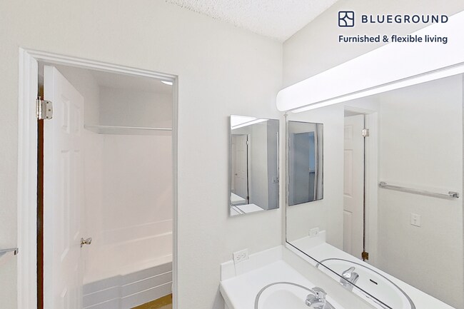 Building Photo - 555 W Middlefield Rd