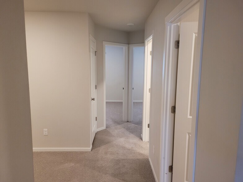 Building Photo - 1274 NW Upas Pl