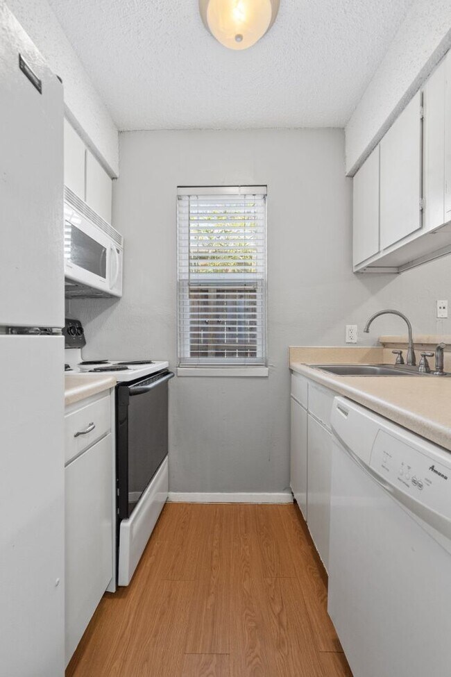 Building Photo - 4105 Speedway, Unit 102