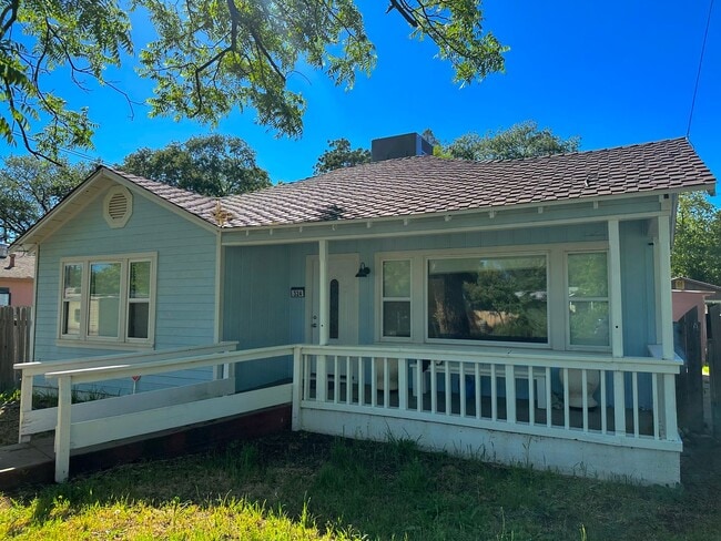 Primary Photo - Charming 3-Bedroom Downtown Home with Back...