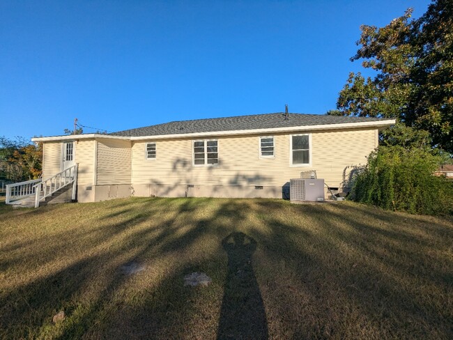 Building Photo - 272 Victory Dr