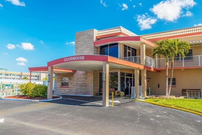 Building Photo - 5900 Shore Blvd S