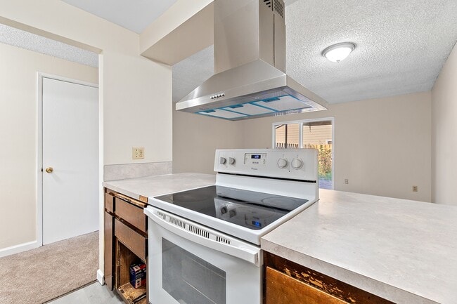 Building Photo - 325 N 29th Ave