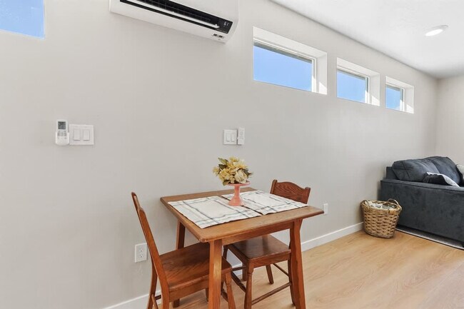 Building Photo - 304 Cliff Swallow Ave