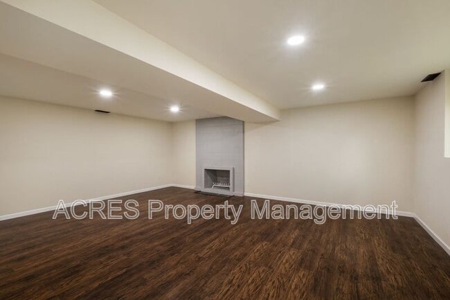 Building Photo - 12126 SE 160th St