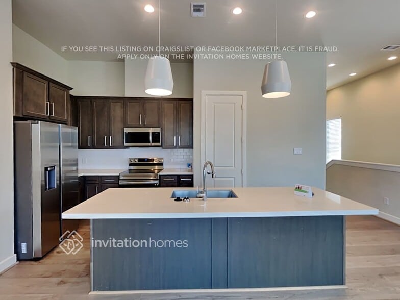 Building Photo - 10530 Executive Lake Dr