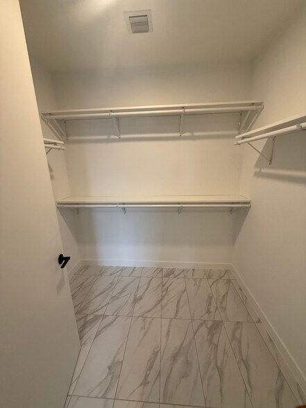 Building Photo - 2054 NE 162nd St