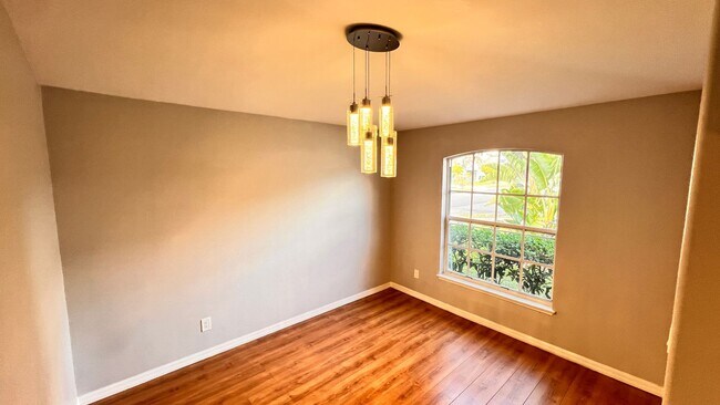 Building Photo - The Heart of Maitland: 3BD/2BA Home That F...